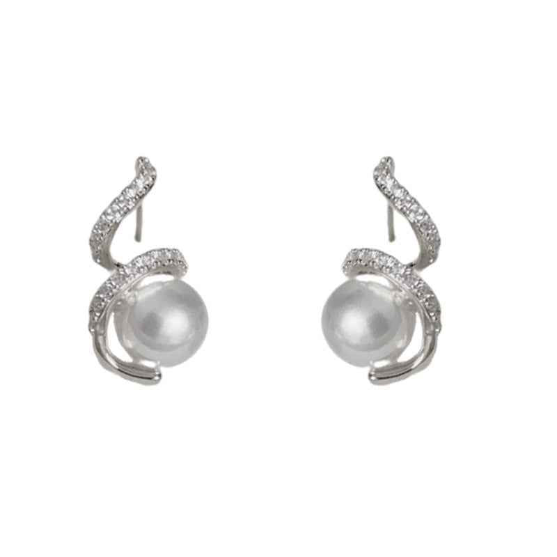 Women's Versatile Pearl Earrings With Diamond Surrounds