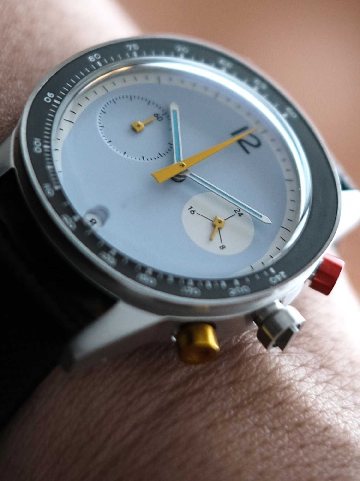 Reloj de acero para hombre, resistente al agua, con brazalete de acero, diseño moderno y movimiento de cuarzo con diamantes.