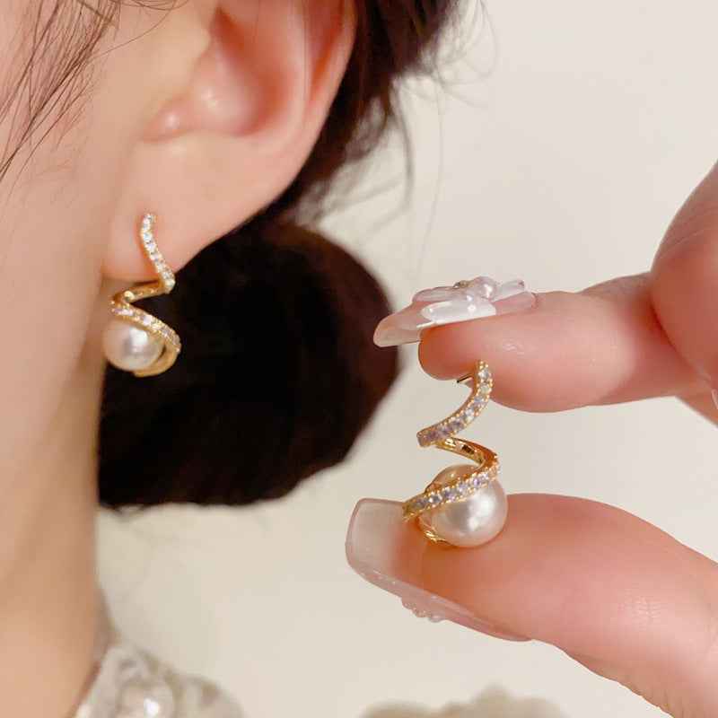 Women's Versatile Pearl Earrings With Diamond Surrounds